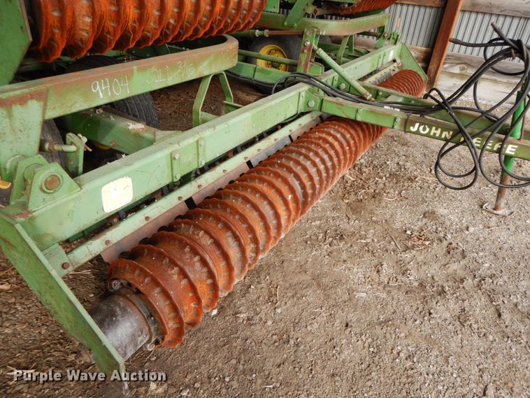 image for item FG9634 John Deere 970 cultipacker