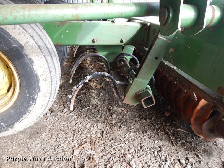 image for item FG9634 John Deere 970 cultipacker