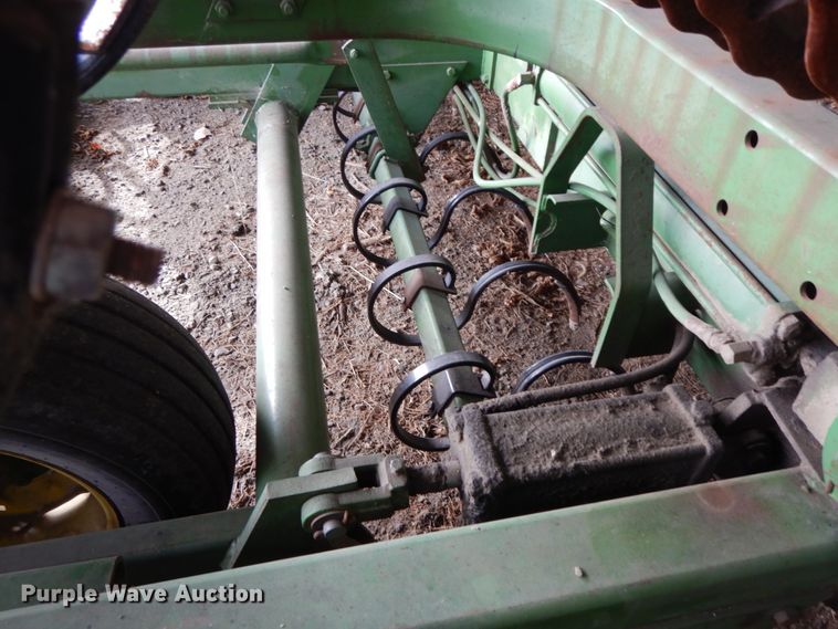 image for item FG9634 John Deere 970 cultipacker