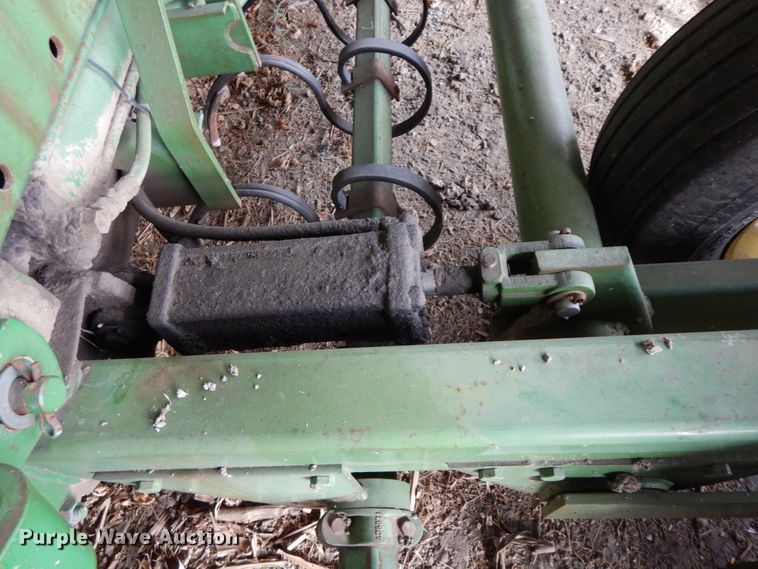 image for item FG9634 John Deere 970 cultipacker