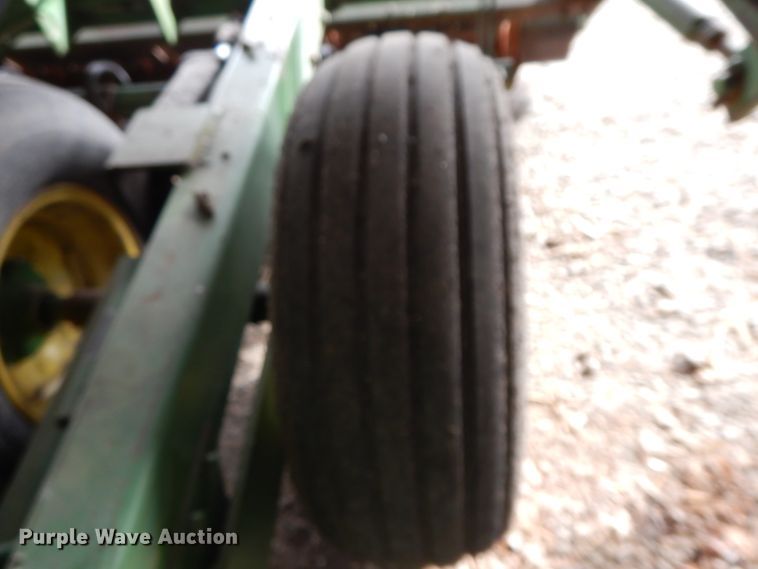 image for item FG9634 John Deere 970 cultipacker