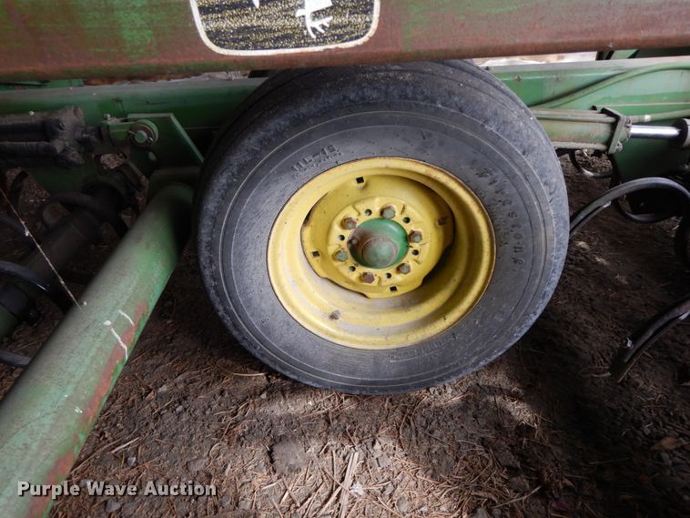 image for item FG9634 John Deere 970 cultipacker