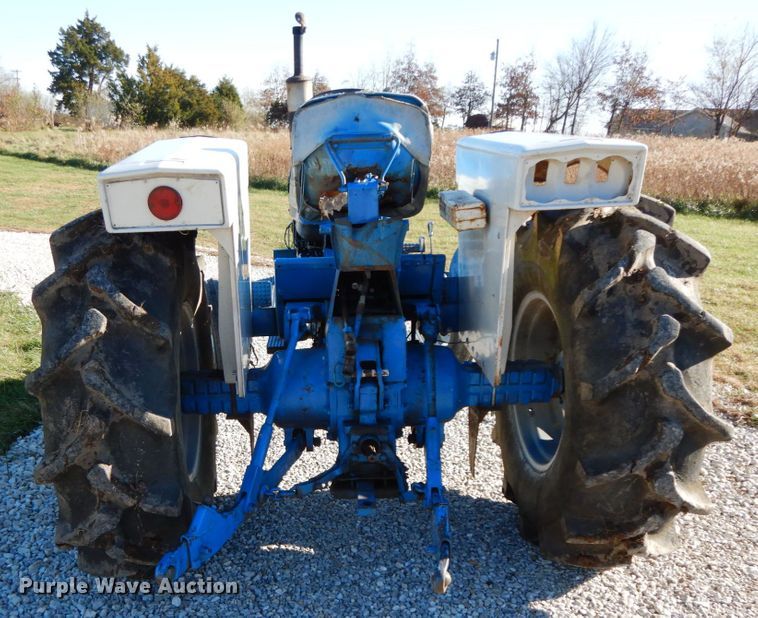 image for item FG9692 Ford 4000  tractor