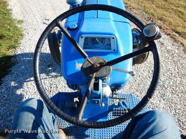 image for item FG9692 Ford 4000  tractor