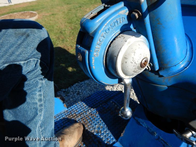image for item FG9692 Ford 4000  tractor