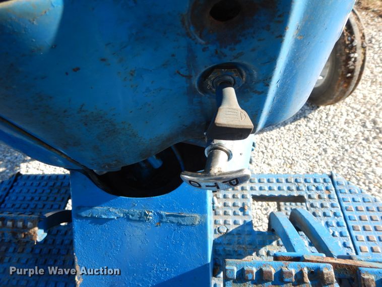 image for item FG9692 Ford 4000  tractor