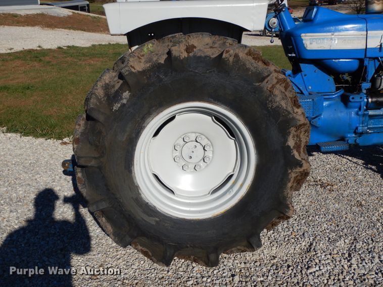 image for item FG9692 Ford 4000  tractor