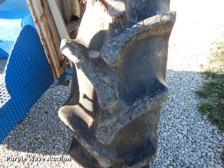 image for item FG9692 Ford 4000  tractor