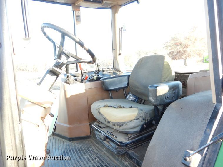 image for item FG9695 1996 John Deere 7600  tractor