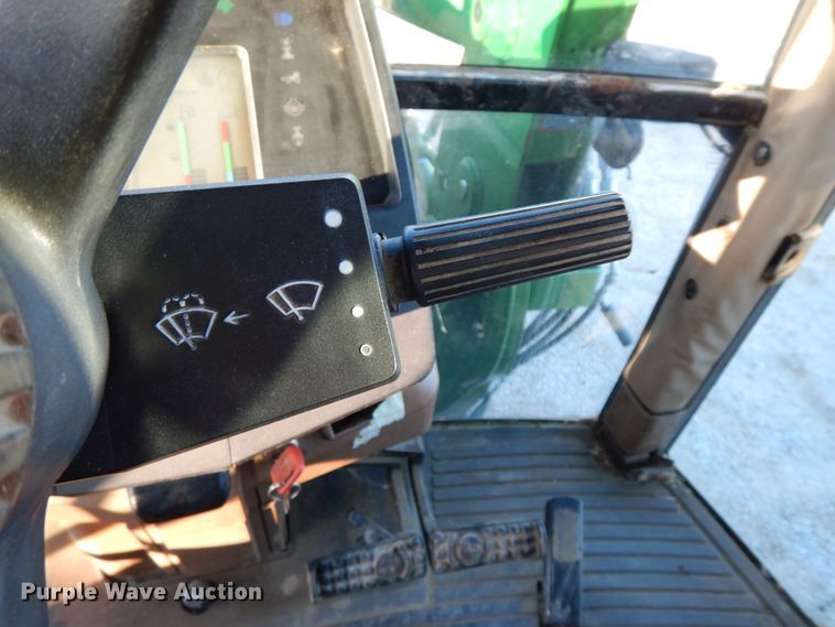 image for item FG9695 1996 John Deere 7600  tractor