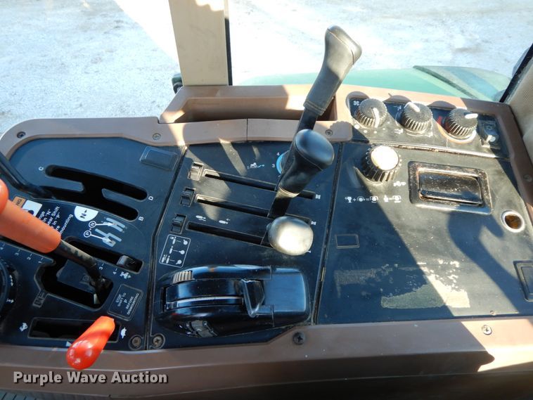 image for item FG9695 1996 John Deere 7600  tractor