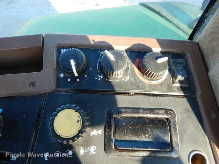 image for item FG9695 1996 John Deere 7600  tractor