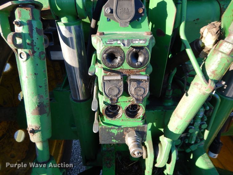 image for item FG9695 1996 John Deere 7600  tractor