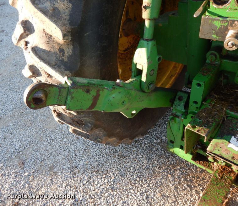 image for item FG9695 1996 John Deere 7600  tractor