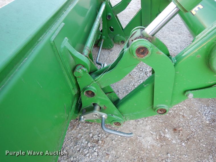 image for item FG9695 1996 John Deere 7600  tractor