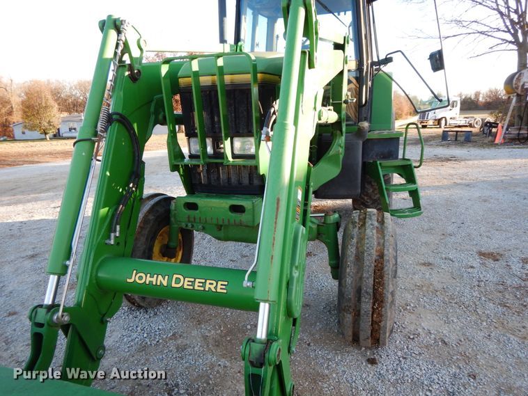 image for item FG9695 1996 John Deere 7600  tractor