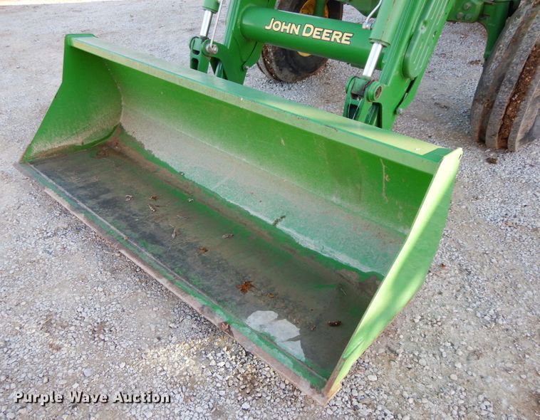 image for item FG9695 1996 John Deere 7600  tractor