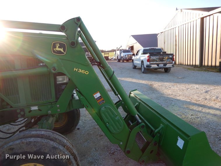 image for item FG9695 1996 John Deere 7600  tractor