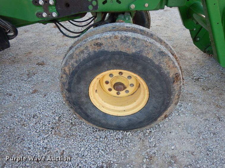 image for item FG9695 1996 John Deere 7600  tractor