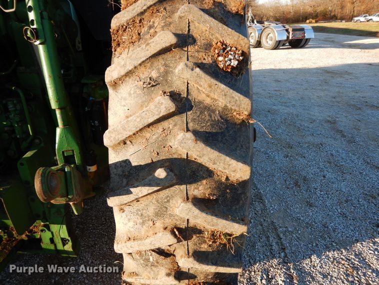 image for item FG9695 1996 John Deere 7600  tractor