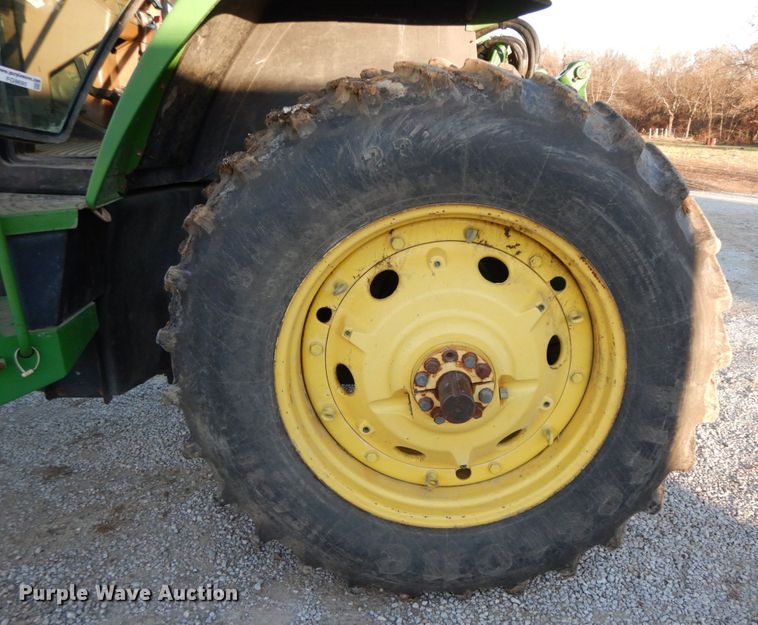 image for item FG9695 1996 John Deere 7600  tractor