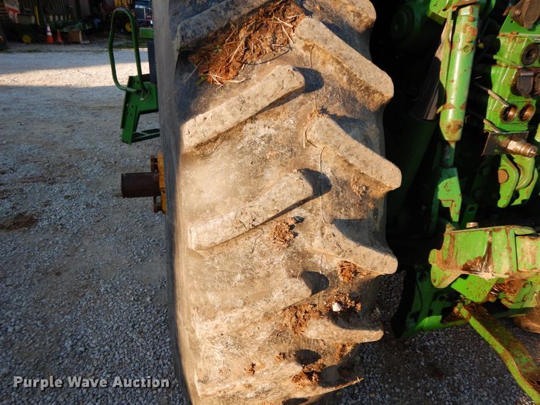 image for item FG9695 1996 John Deere 7600  tractor