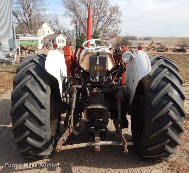 image for item FT9248 David Brown 990  tractor