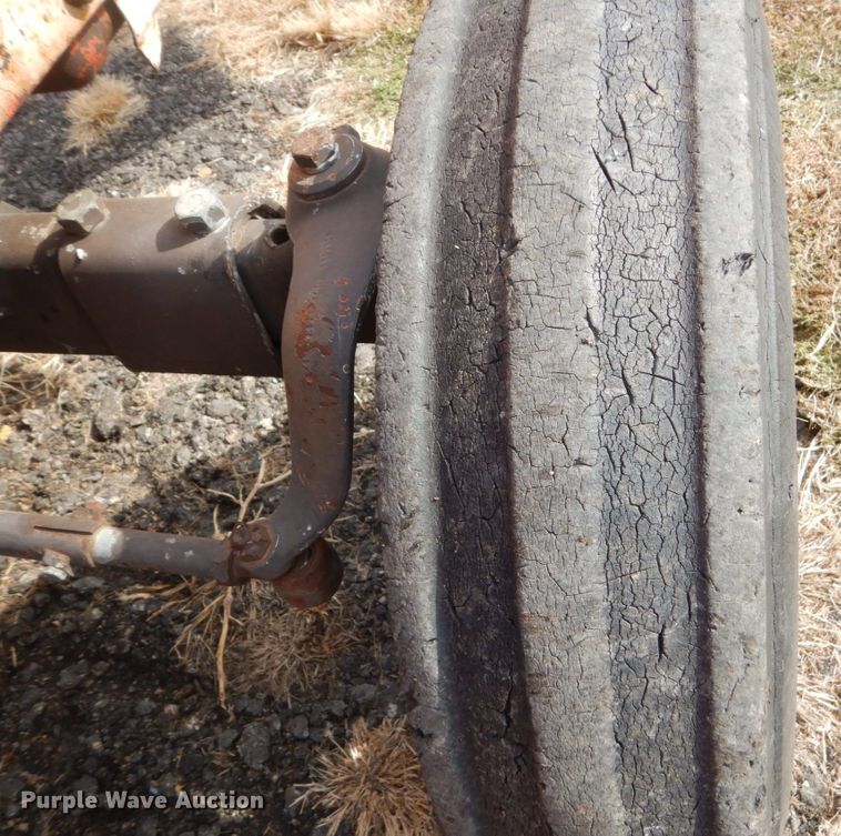 image for item FT9248 David Brown 990  tractor