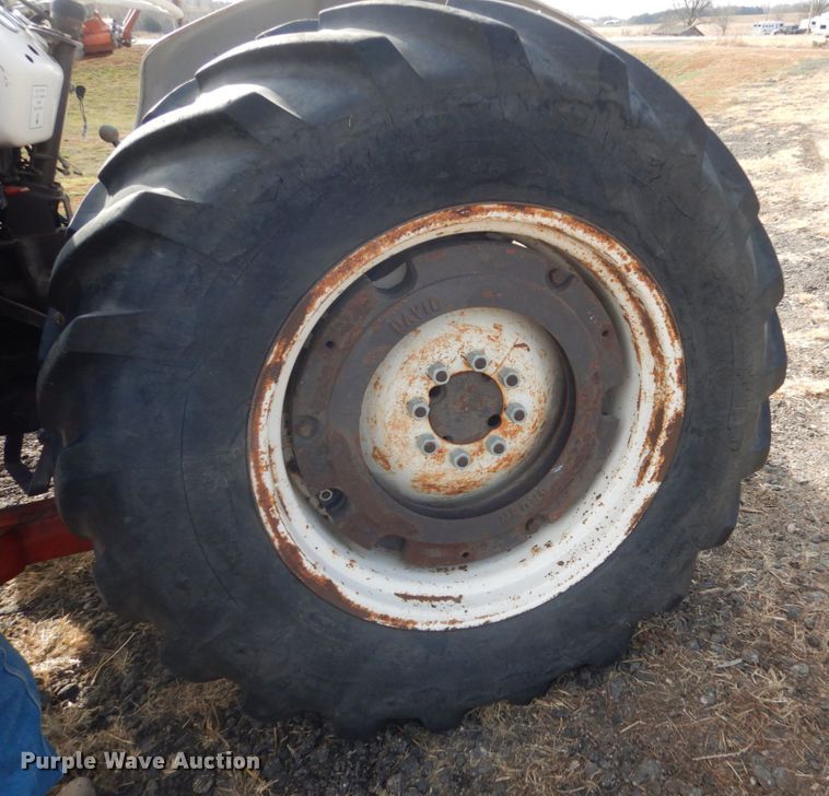 image for item FT9248 David Brown 990  tractor