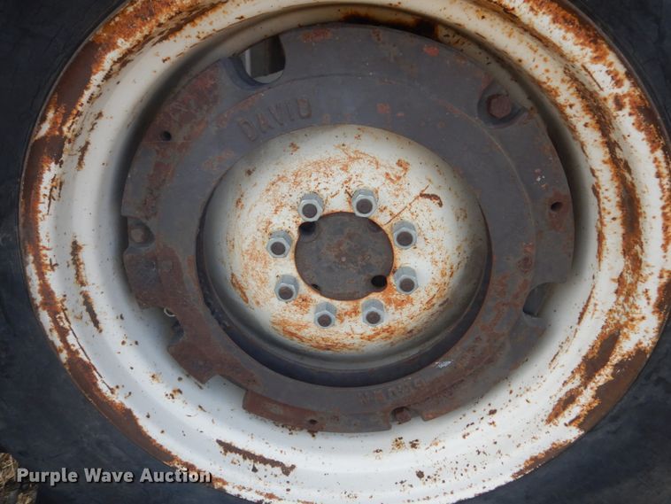 image for item FT9248 David Brown 990  tractor