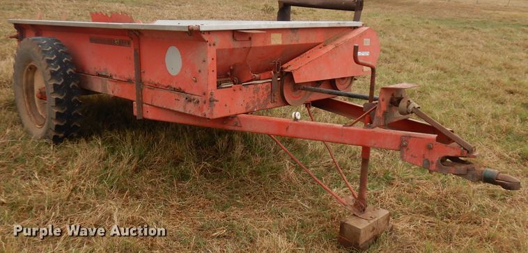 image for item FW9824 Massey-Ferguson 110 manure spreader