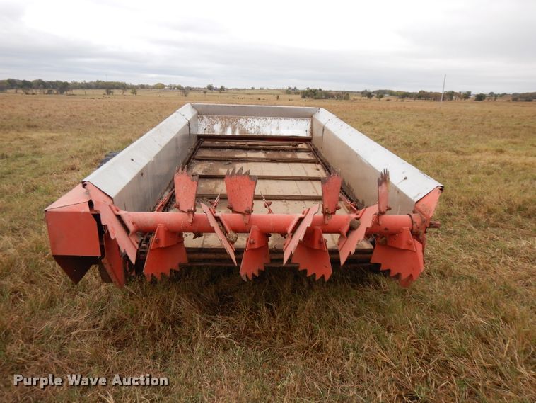 image for item FW9824 Massey-Ferguson 110 manure spreader