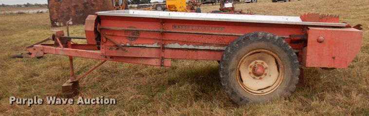 image for item FW9824 Massey-Ferguson 110 manure spreader