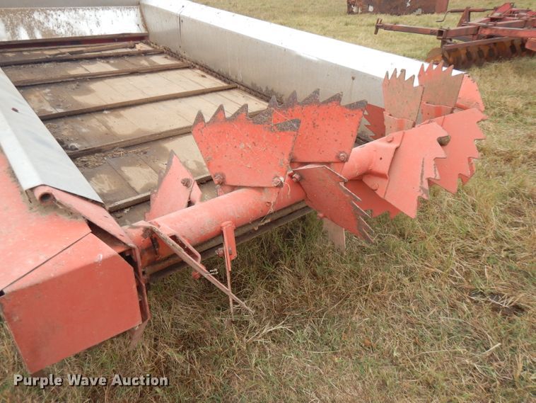 image for item FW9824 Massey-Ferguson 110 manure spreader