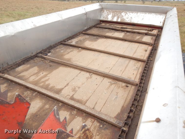 image for item FW9824 Massey-Ferguson 110 manure spreader