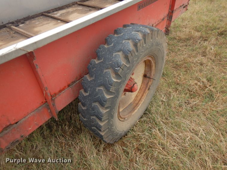 image for item FW9824 Massey-Ferguson 110 manure spreader