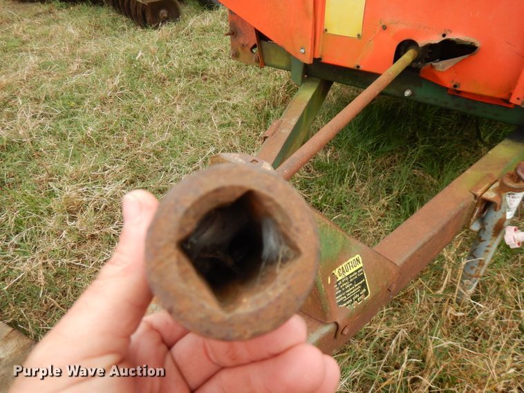 image for item FW9825 New Idea 245 manure spreader