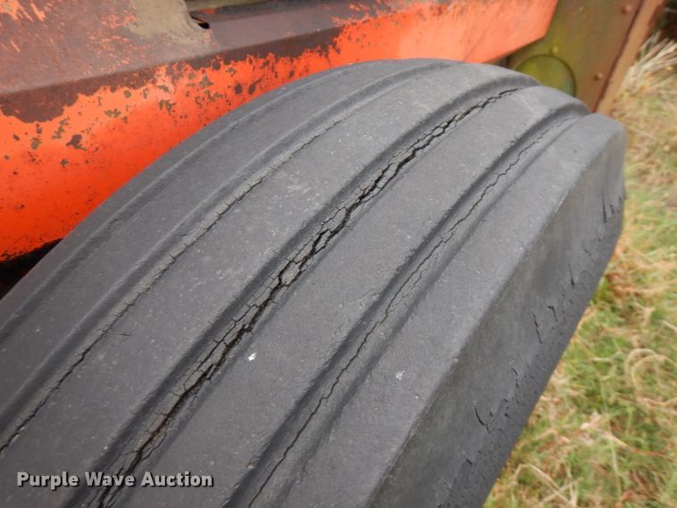 image for item FW9825 New Idea 245 manure spreader