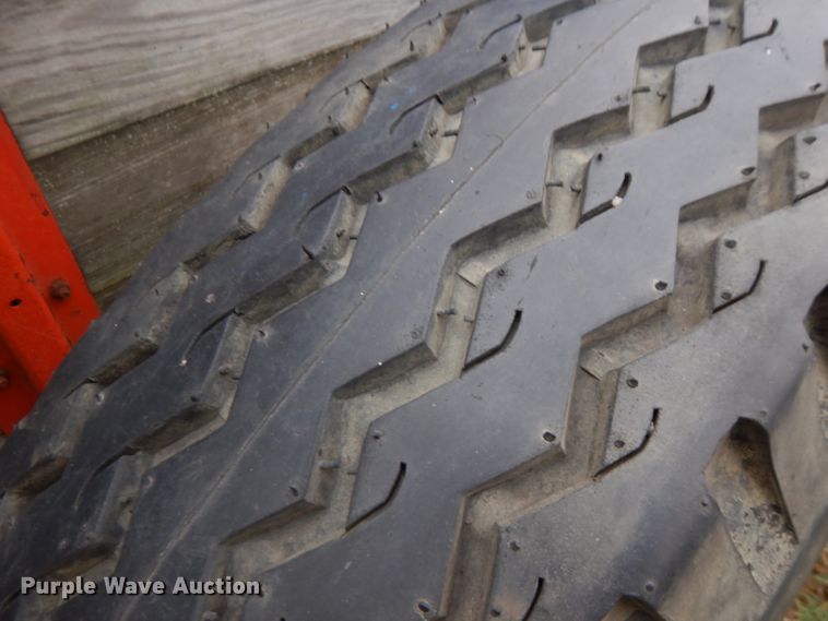 image for item FW9825 New Idea 245 manure spreader