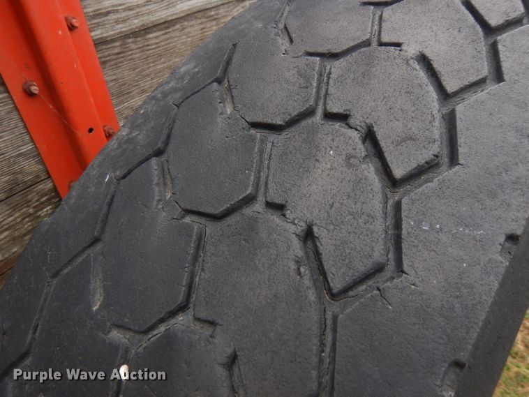 image for item FW9825 New Idea 245 manure spreader