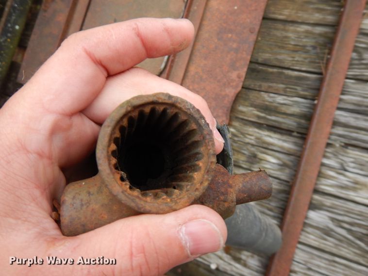 image for item FW9825 New Idea 245 manure spreader