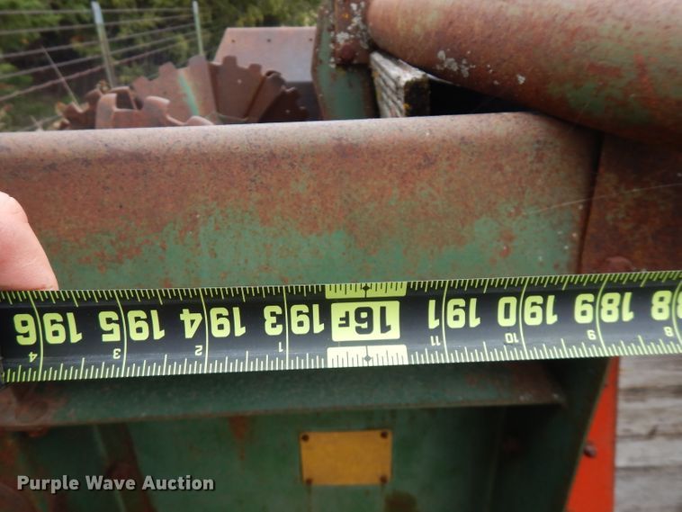 image for item FW9825 New Idea 245 manure spreader