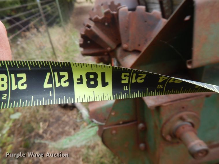 image for item FW9825 New Idea 245 manure spreader