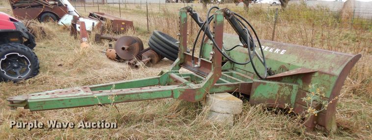 image for item FW9827 John Deere blade