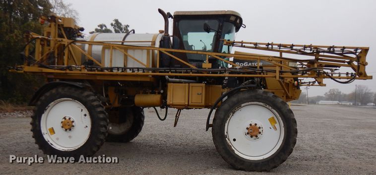 image for item FW9838 2001 Ag-Chem RoGator 854  sprayer