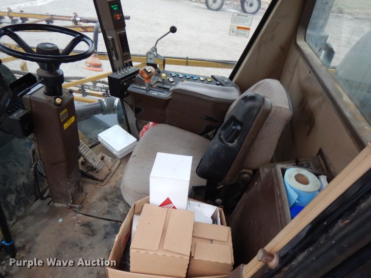 image for item FW9838 2001 Ag-Chem RoGator 854  sprayer