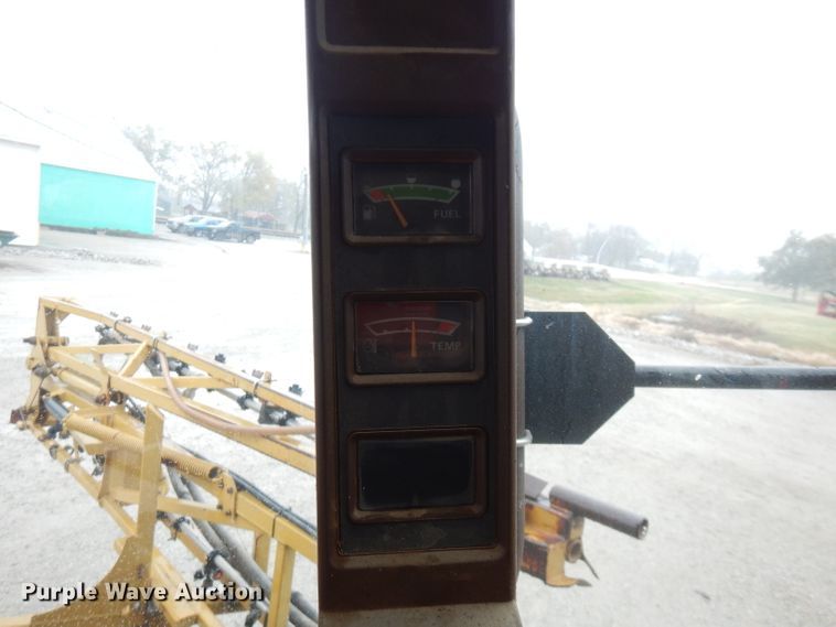 image for item FW9838 2001 Ag-Chem RoGator 854  sprayer