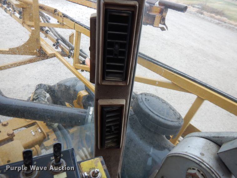 image for item FW9838 2001 Ag-Chem RoGator 854  sprayer