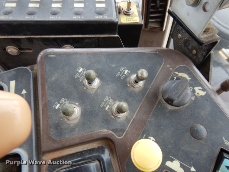 image for item FW9838 2001 Ag-Chem RoGator 854  sprayer