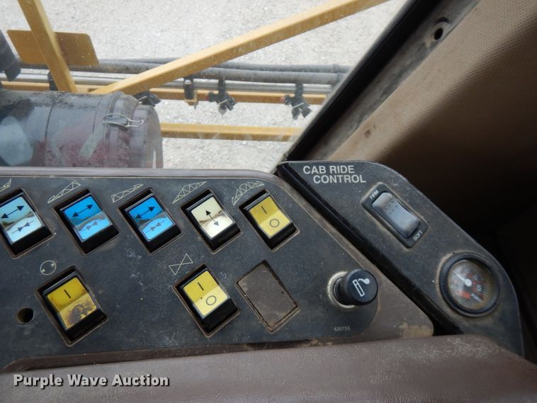 image for item FW9838 2001 Ag-Chem RoGator 854  sprayer